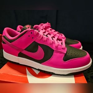 Wmns Dunk Low 'Fierce Pink Black